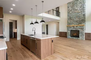 24 S Watchman Dr, Hendersonville, NC 28791 - Photo 17