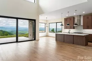 24 S Watchman Dr, Hendersonville, NC 28791 - Photo 1