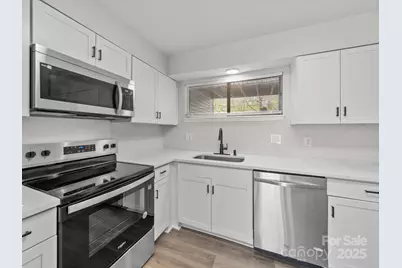 11222 Carmel Chace Drive, Charlotte, NC 28226 - Photo 9