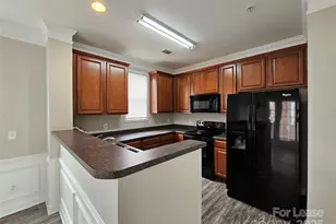 8728 Arbor Creek Dr, Charlotte, NC 28269 - Photo 5