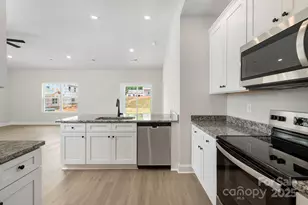 7322 Jerimoth Dr, Charlotte, NC 28215 - Photo 7