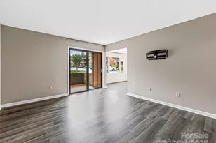 1745 Haywood Manor Rd, Hendersonville, NC 28791 - Photo 9