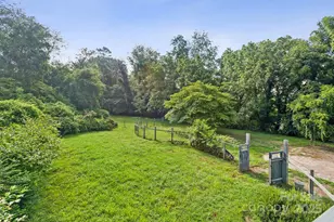 379 N Louisiana Ave, Asheville, NC 28806 - Photo 3