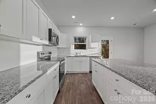 4548 Green Drake Dr, Charlotte, NC 28269 - Photo 9