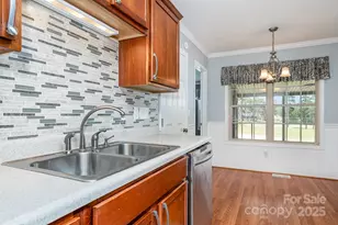 1618 Secret Garden Ct, Salisbury, NC 28146 - Photo 3