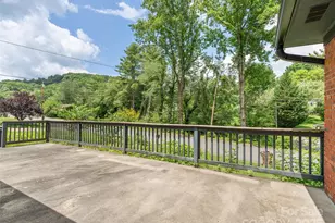 71 Auburn Park Dr, Waynesville, NC 28786 - Photo 5