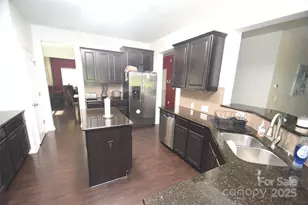 11124 Pond Valley Ct, Charlotte, NC 28269 - Photo 7