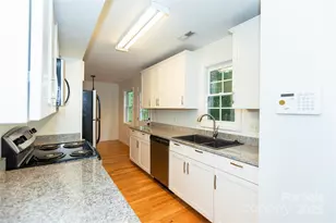 13 Castle St, Asheville, NC 28803 - Photo 15