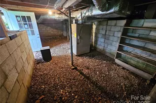 573 Uptons Landing Rd, Marion, NC 28752 - Photo 33