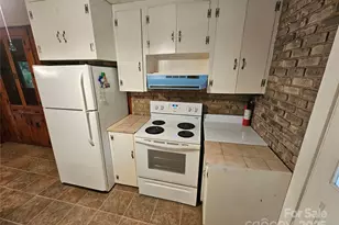 573 Uptons Landing Rd, Marion, NC 28752 - Photo 11