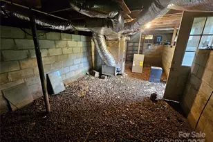 573 Uptons Landing Rd, Marion, NC 28752 - Photo 31