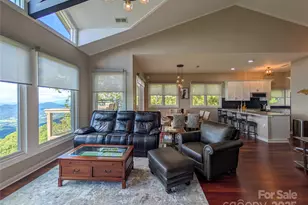 30 Club Villa Ct, Burnsville, NC 28714 - Photo 9