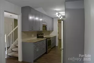 609 Crowfields Ln, Asheville, NC 28803 - Photo 9