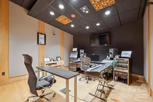 3120 Latrobe Dr, Charlotte, NC 28211 - Photo 11