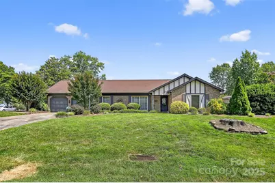 1015 37th Avenue NE, Hickory, NC 28601 - Photo 1