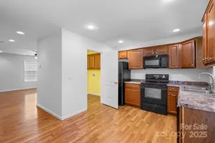 212 & 214 Portmanvilla Rd, Black Mountain, NC 28711 - Photo 9