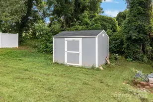 818 W Carolina Ave, Bessemer City, NC 28016 - Photo 5