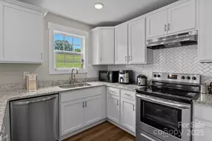 818 W Carolina Ave, Bessemer City, NC 28016 - Photo 19