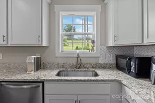 818 W Carolina Ave, Bessemer City, NC 28016 - Photo 17