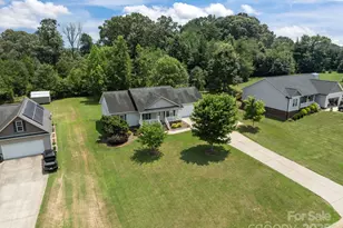 226 Brooks Farm Dr, Rockwell, NC 28138 - Photo 3