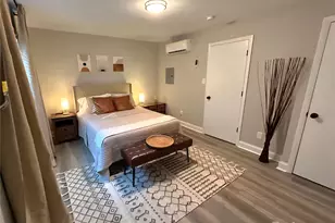 2000 Patio Ct, Charlotte, NC 28205 - Photo 9