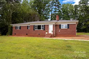 6517 Elmwood Cir, Charlotte, NC 28214 - Photo 1