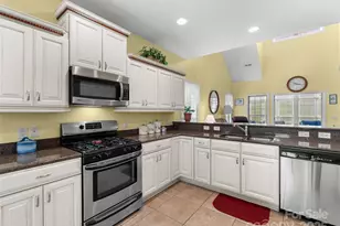 22 Florian Ln, Fletcher, NC 28732 - Photo 9