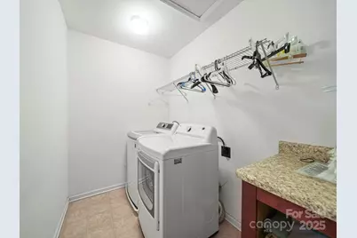 9843 Hanberry Boulevard, Charlotte, NC 28213 - Photo 11