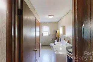 560 Bailey Mountain Rd, Mars Hill, NC 28754 - Photo 17