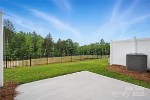 2101 Vinyasa Ln, Charlotte, NC 28215 - Photo 29