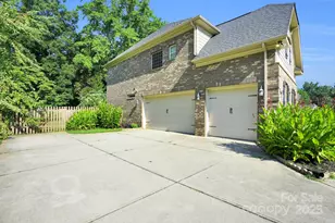 12515 Hashanli Pl, Matthews, NC 28105 - Photo 3
