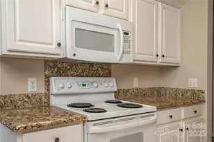 9514 Kestral Ridge Dr, Charlotte, NC 28269 - Photo 13