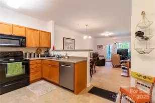 332 Appeldoorn Cir, Asheville, NC 28803 - Photo 3