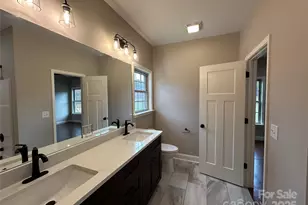 1031 Long Dr, Newton, NC 28658 - Photo 9