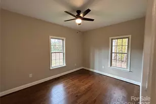 1031 Long Dr, Newton, NC 28658 - Photo 17