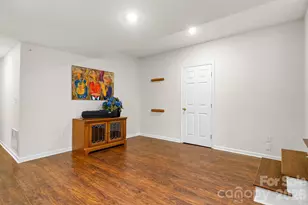 701 Salisbury Rd, Hendersonville, NC 28792 - Photo 31