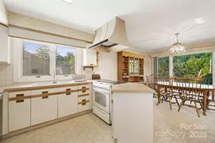 25 Westridge Ct, Hendersonville, NC 28791 - Photo 9