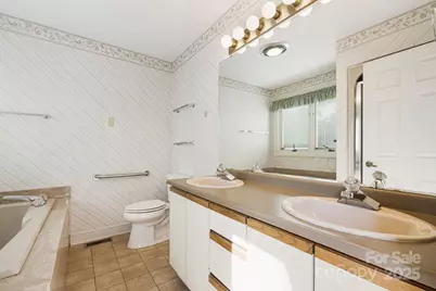 25 Westridge Court, Hendersonville, NC 28791 - Photo 23