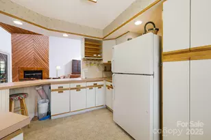 25 Westridge Ct, Hendersonville, NC 28791 - Photo 11