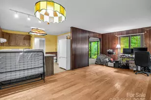 421 Chickadee Ln, Brevard, NC 28712 - Photo 9