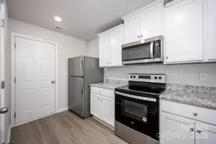 1565 Nia Rd, Charlotte, NC 28215 - Photo 9