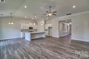 955 Exeter Dr, Sherrills Ford, NC 28673 - Photo 9