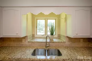 10401 Andiron Dr, Matthews, NC 28105 - Photo 13