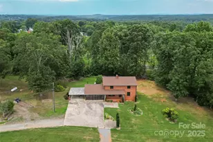 107 Dale Cir, Morganton, NC 28655 - Photo 3