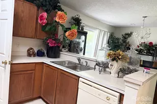 4046 W Fairmeadow Dr, Lancaster, SC 29720 - Photo 5