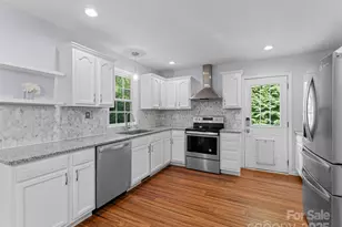 690 Mountain Rd, Hendersonville, NC 28791 - Photo 9