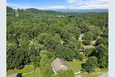 690 Mountain Road, Hendersonville, NC 28791 - Photo 29