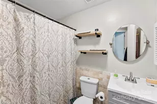 804 Bradford Woods Dr, Charlotte, NC 28209 - Photo 15