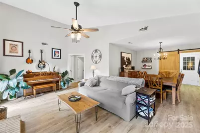 804 Bradford Woods Drive, Charlotte, NC 28209 - Photo 7