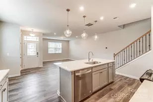 3916 Cheyney Park Dr, Charlotte, NC 28269 - Photo 9